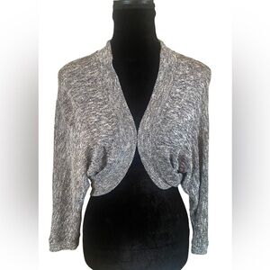 Kokoon heathered gray knit shrug in sz S